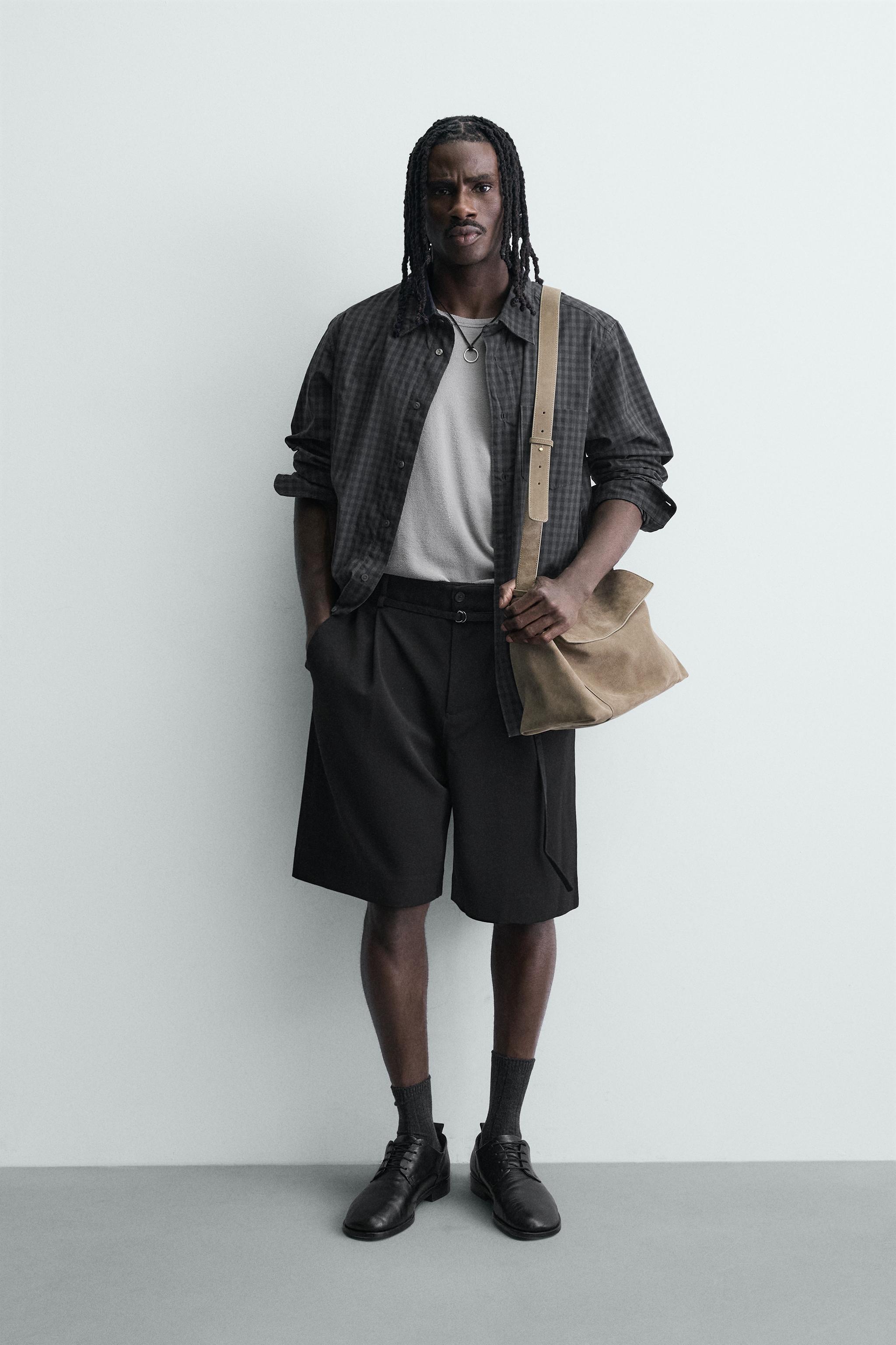 BERMUDA RELAXED FIT À PLIS ET CEINTURE